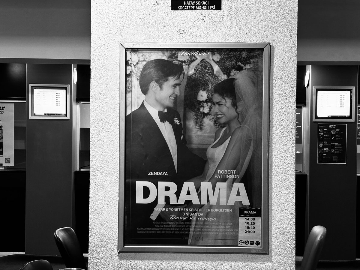 tutkunun çehresi üzerine kanlı bir divertimento tweet media