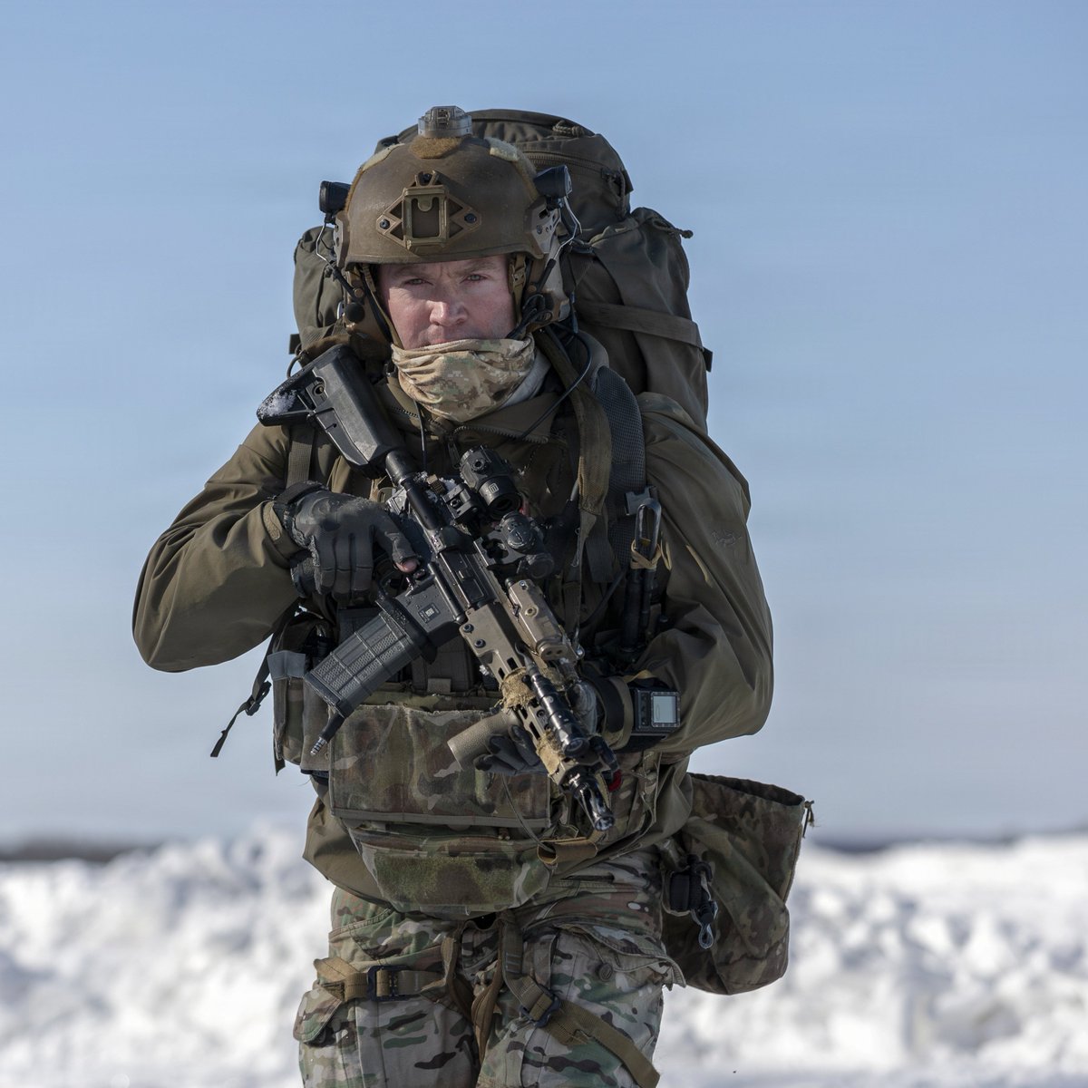 tacticalporn's tweet image. PJ's 🇺🇸212 Rescue Squadron y 🚁HH-60W Jolly Green II #CSAR en Alaska.

🚩M4 URGI con:
-🎯Aimpoint Micro T2
-🔍Magnificador EOTech G43
- Laser L3 AN/PEQ-15
-🔦Surefire M300
- Rail Geissele MK16
- Culata Magpul CTR y BCM Gunfighter
- Cargadores Lancer L5AWM
- Magwell HRF