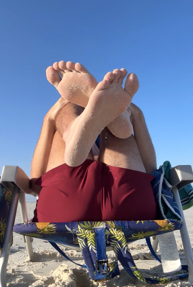 Clean the sand off Liam’s size 12 paws