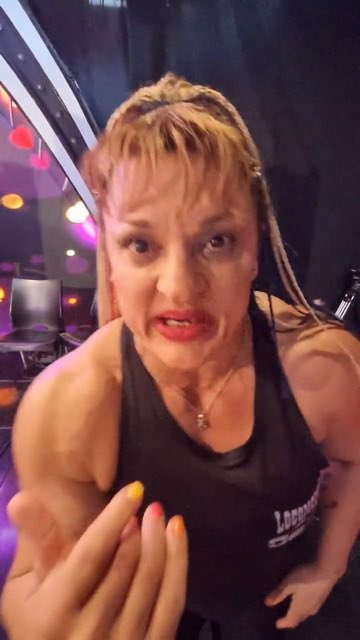 𝐹𝑟𝑎𝑛𝑐𝑜 ℂ𝑢𝑟𝑣𝑎𝑝𝑖𝑛𝑡𝑜 🫵🏻 tweet media