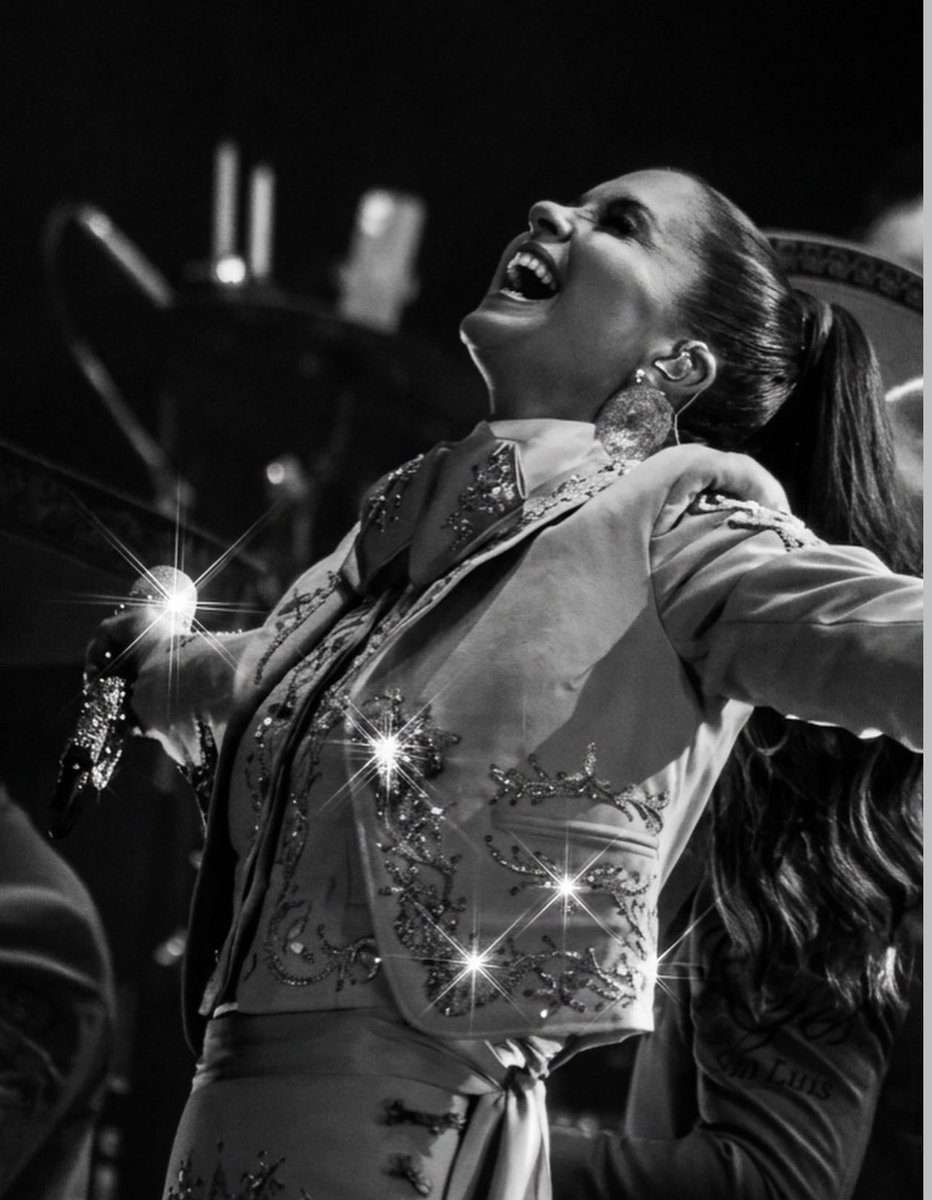 La katthy gomez tweet media