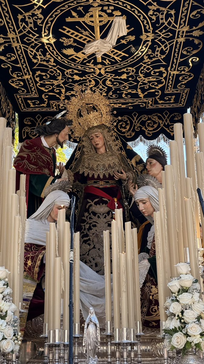 Javierdedioslao's tweet photo. Qué locura de Palio 🤍 https://t.co/TgSAVyqd0v