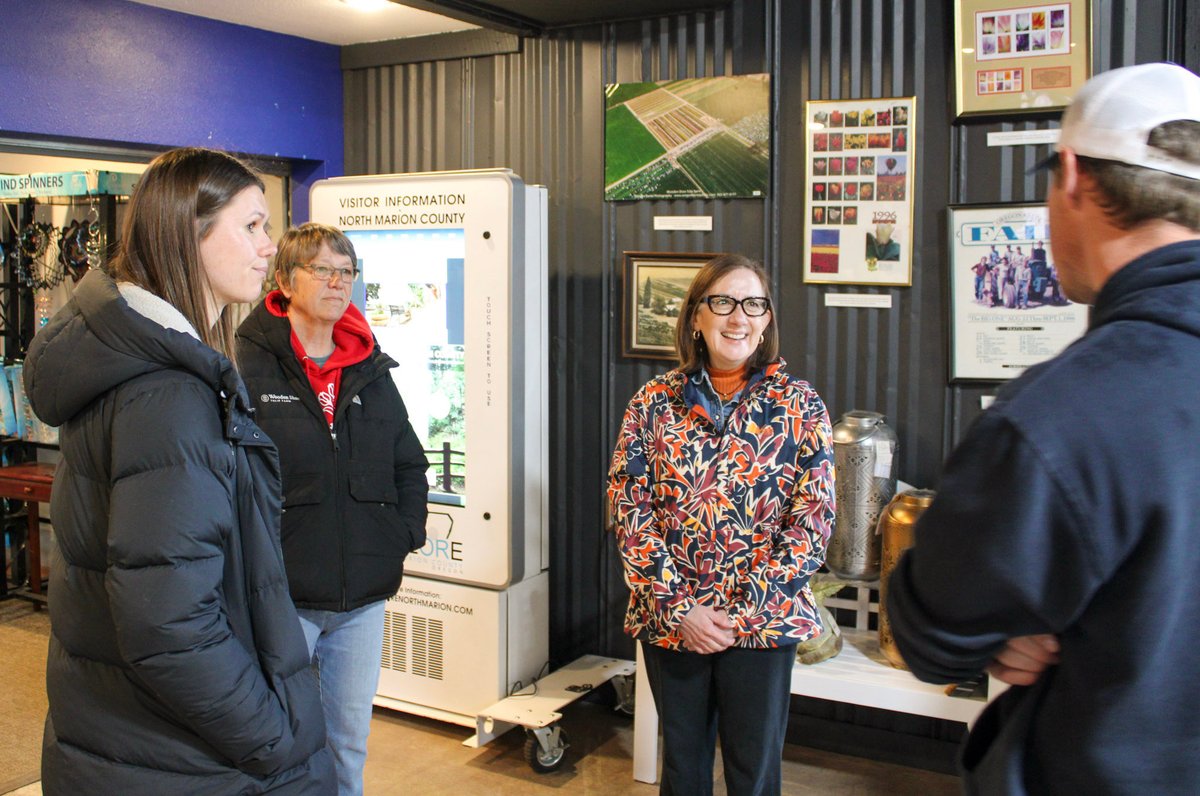 RepSalinas's tweet image. I’m tulip-over-heels for the Wooden Shoe Tulip Festival 🌷

It was so much fun taking a tour of the Wooden Shoe Tulip Farm in #Woodburn! In true Oregon style, we had a very rainy spring day. Thanks again for having me!