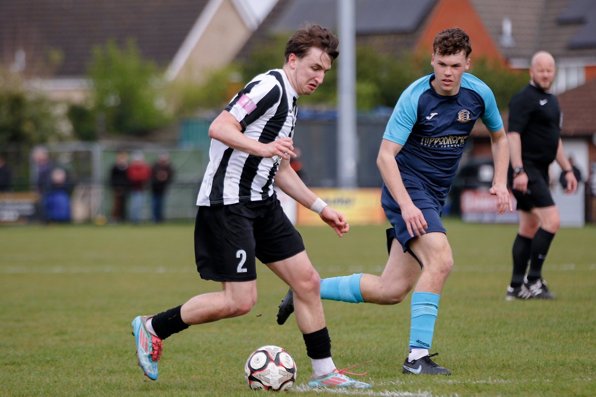 mw_photography8's tweet photo. 3 point Saturdays 😍 Uppa Peckers ⚪️⚫️

@Woodbridgetown https://t.co/kGYYXwSuL1