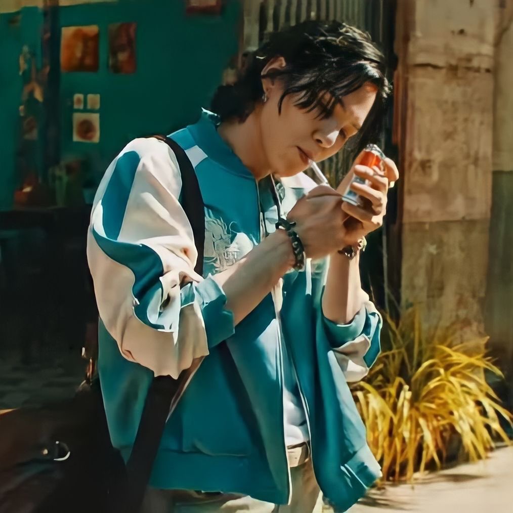 one of THE best books i’ve ever read. it’s short but it’s amazingly written and done so, so, well. 

yoonmin / yoongi x yoongi. 
!! explicit. 
archiveofourown.org/works/46873873