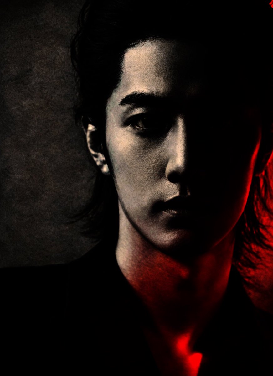 No heavy promo. No paid hype.

Xiao Zhan just showed up in Qingdao, and everything blew up.

Blood moon. Thick fog. Qi Xia visuals.
Ten Days to the End went viral instantly:
10M+ on Xiaohongshu, 11M+ on Douyin, #1 on Weibo.

Before official announcement.

Even the author was