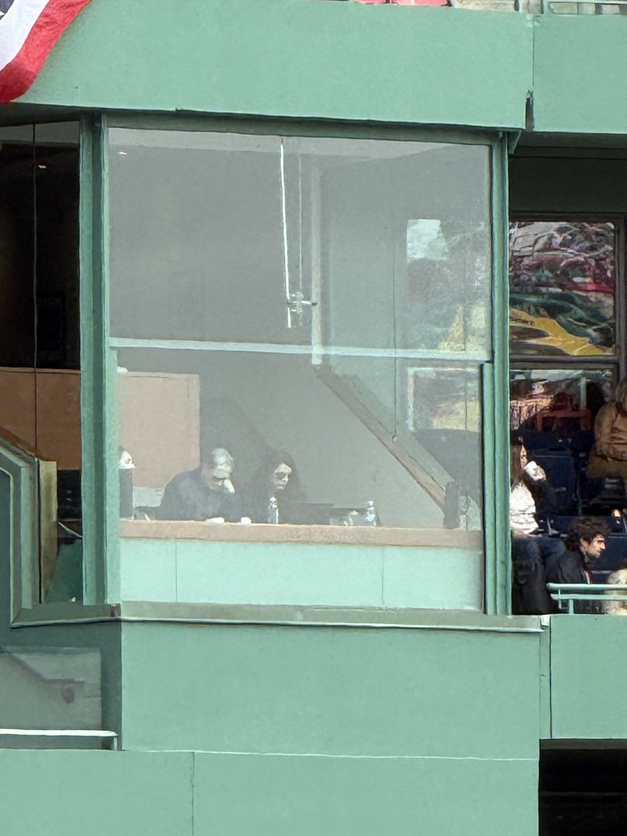 LiamFennessy_'s tweet image. #RelationshipGoals