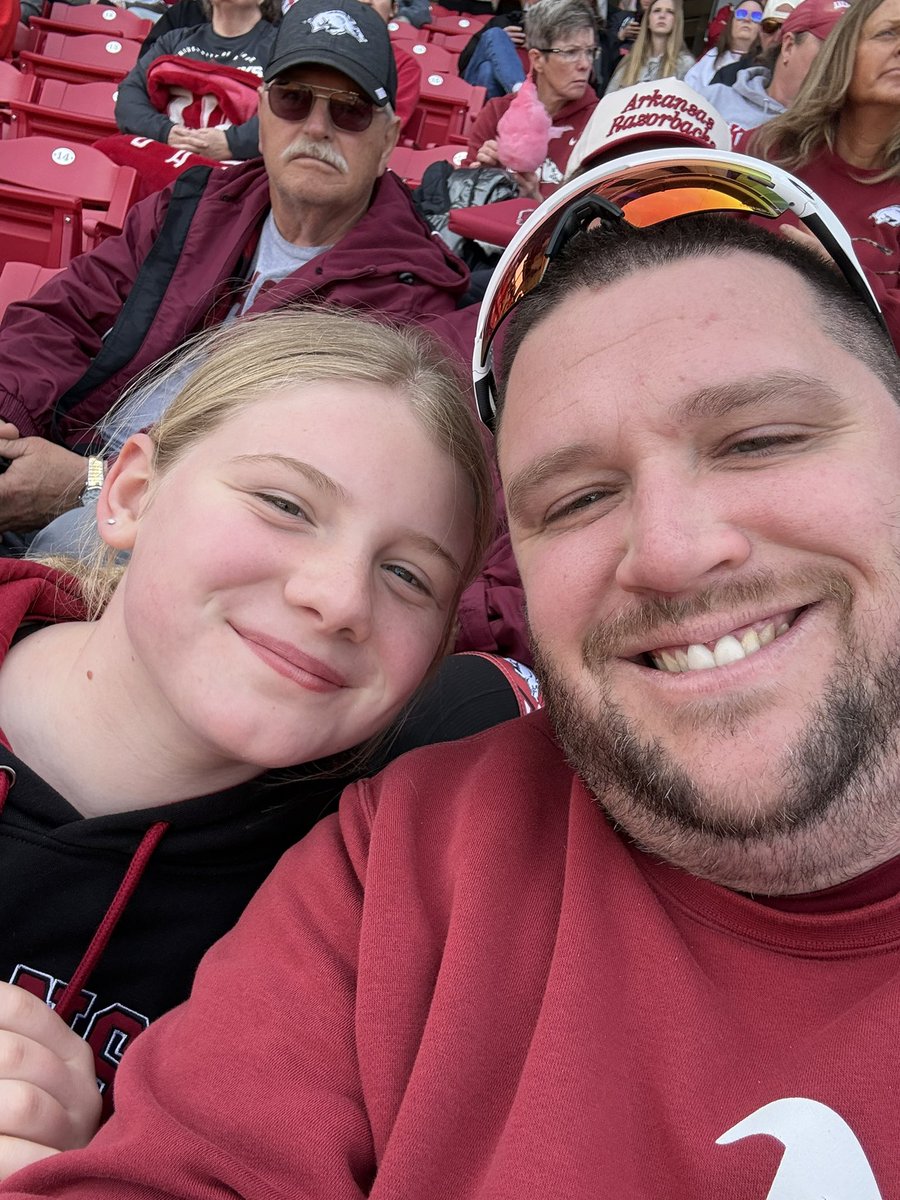 Father/Daughter trip to Bogle Park to watch <a href="/RazorbackSB/">Arkansas Softball</a> #boglebombers #wps