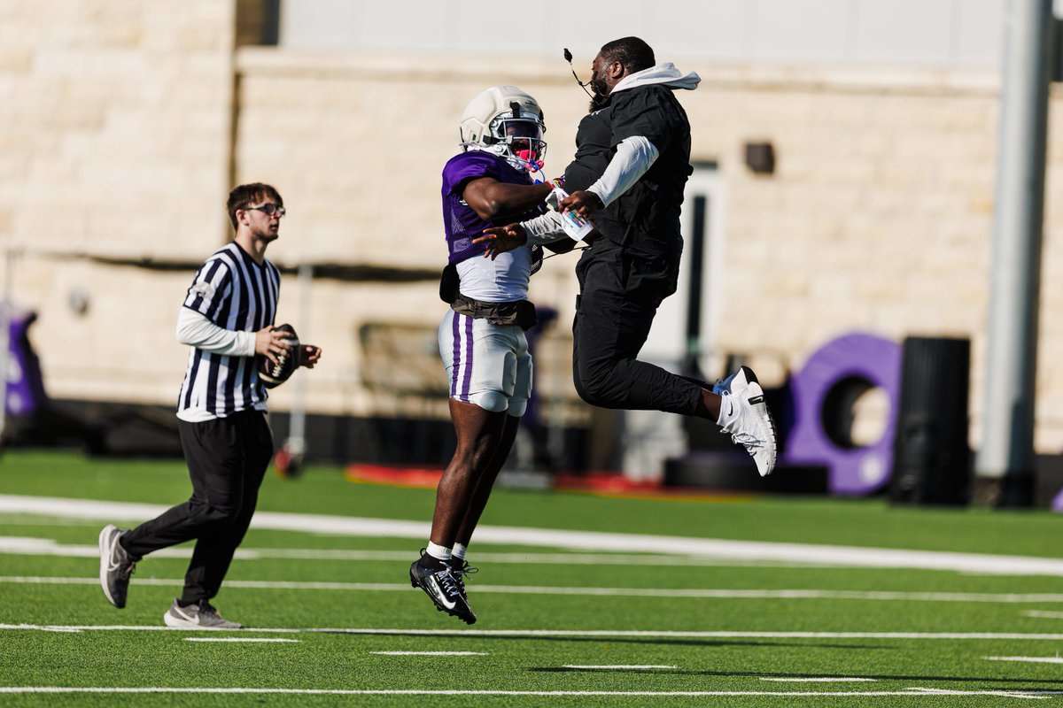 DmitriEmmanuel's tweet photo. Celebrate Success 🟣⚪️ #EMAW https://t.co/vRKpbKPyIW
