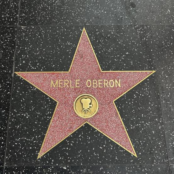 MerleOArchive's tweet photo. Merle Oberon’s star on the Hollywood Walk of Fame. The star was unveiled in August 1960, making her one of the first people of South Asian descent honoured by the landmark. https://t.co/jygCD2Gt1F