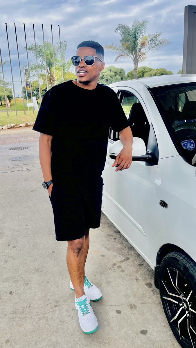 𝕋𝕙𝕖ℙ𝕠𝕤𝕤𝕚𝕓𝕚𝕝𝕚𝕥𝕒𝕣𝕚𝕒𝕟. tweet media