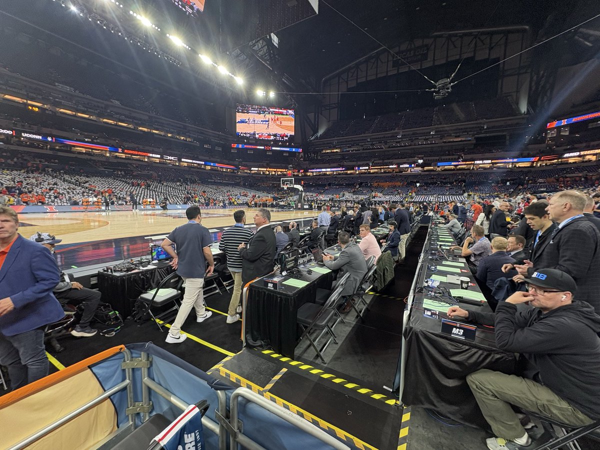 Bret “Low Taper Fade” Bielema tweet media