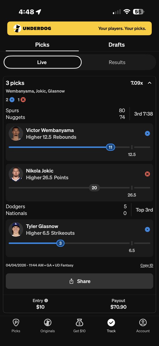 malachi694's tweet photo. @PapaZirk Question papa why the hell does it say Jokic missed when his game is still going? https://t.co/U0CBxvitdj