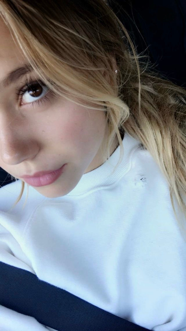 Lexi.🌻 tweet media