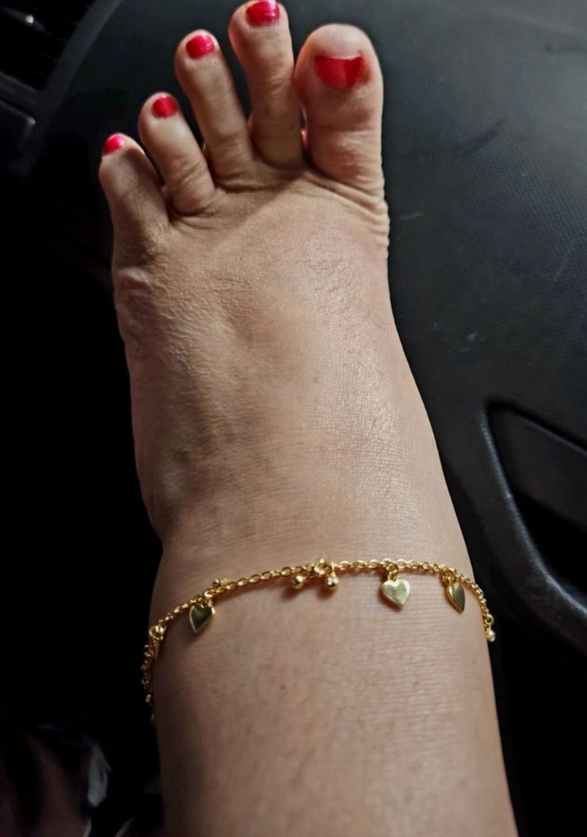 Lady Feetilious tweet media