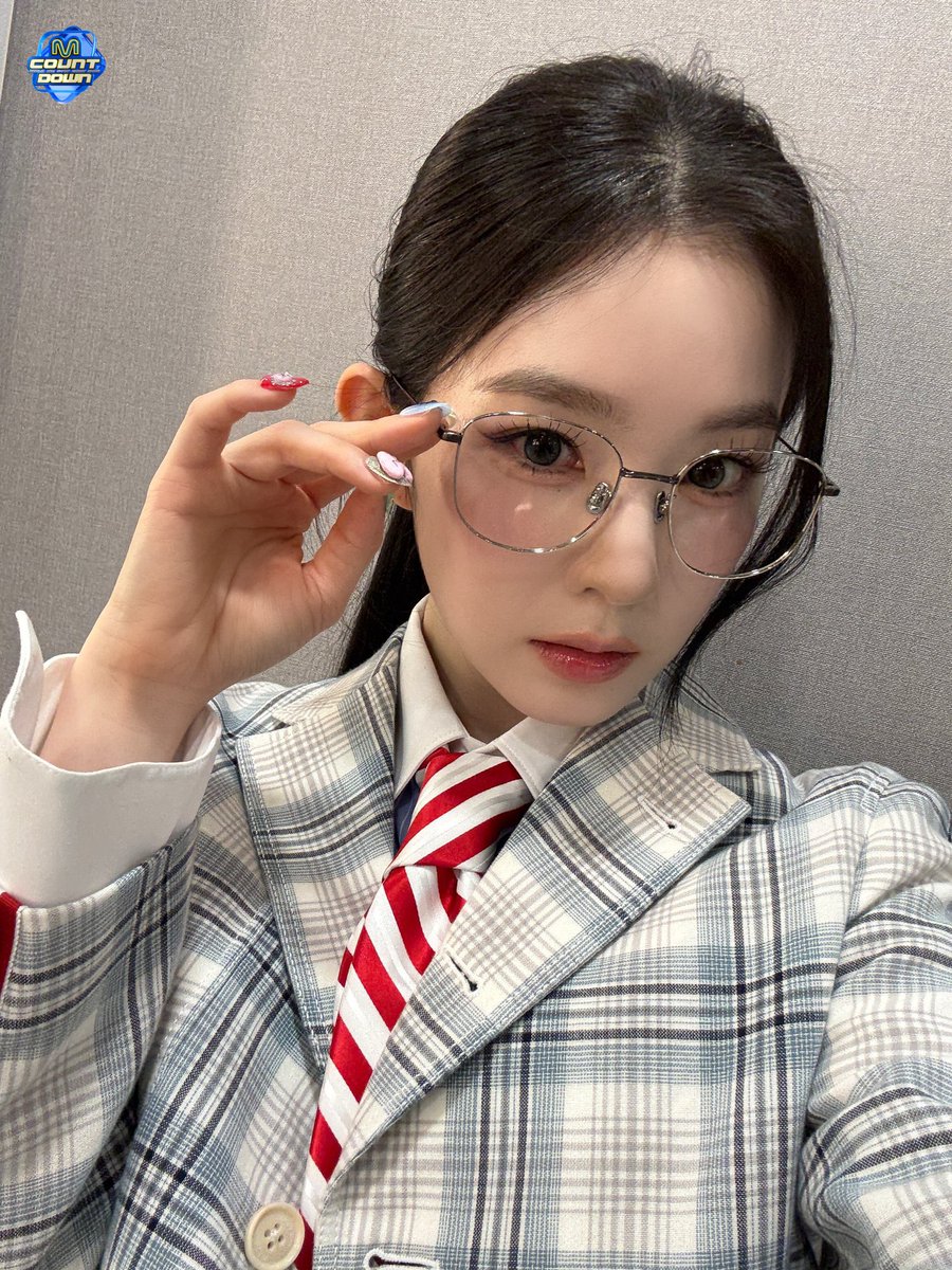 7th year: j tweet media