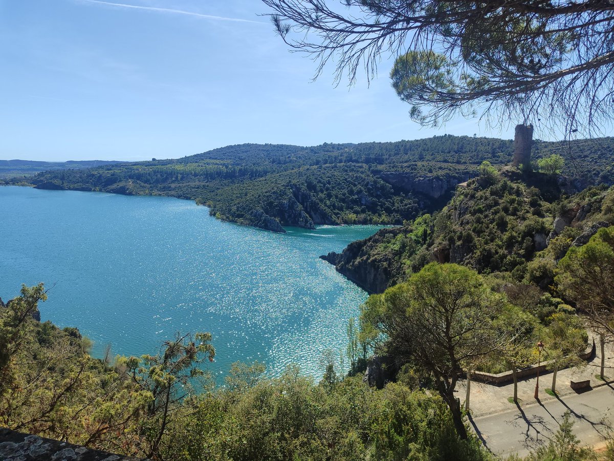 Antonio_Escar's tweet image. Hacía días que no veía así de lleno el embalse de 'El Grado'🏞️ y llama la atención tras el vaciado parcial del año pasado. 

Ese color turquesa me chifla. Bonito, bonito 😍😍😍 #ElGrado #Embalse #Pantano #Torreciudad