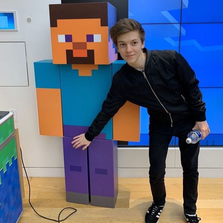 westonurie daily !! tweet media