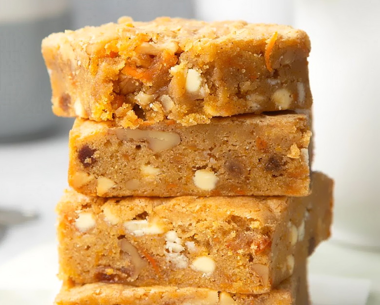 unpodiblu's tweet image. 🥕 Carrot Cake Blondies for #CarrotDay!
#recipe amummytoo.co.uk/carrot-cake-bl…