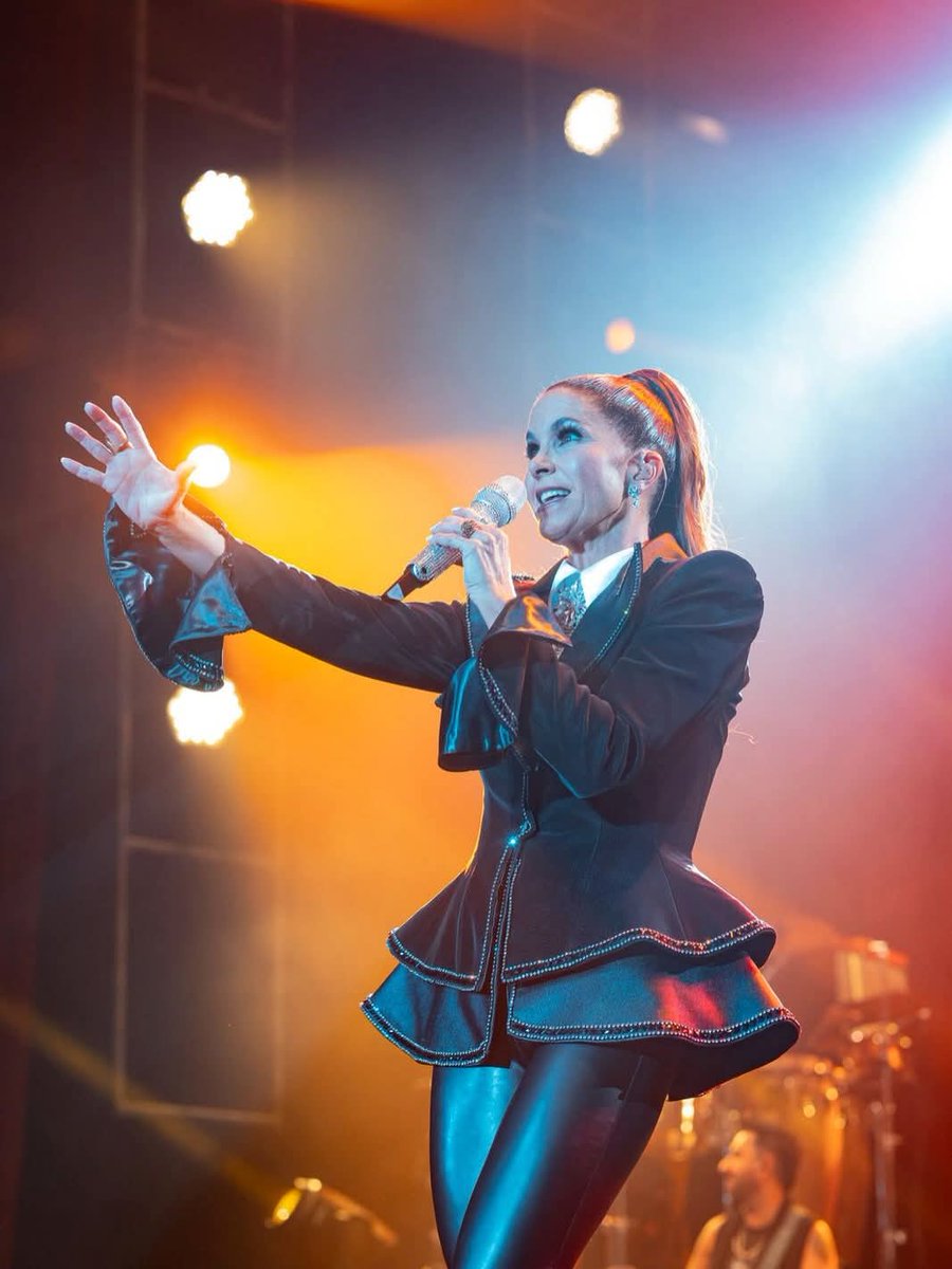 La katthy gomez tweet media