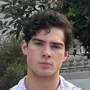 Popular streamer Clavicular says he will be taking a break after KICK lowered his hourly income to ONLY $50k, says he cant afford his Miami lifestyle now and has to get a real job😳👀