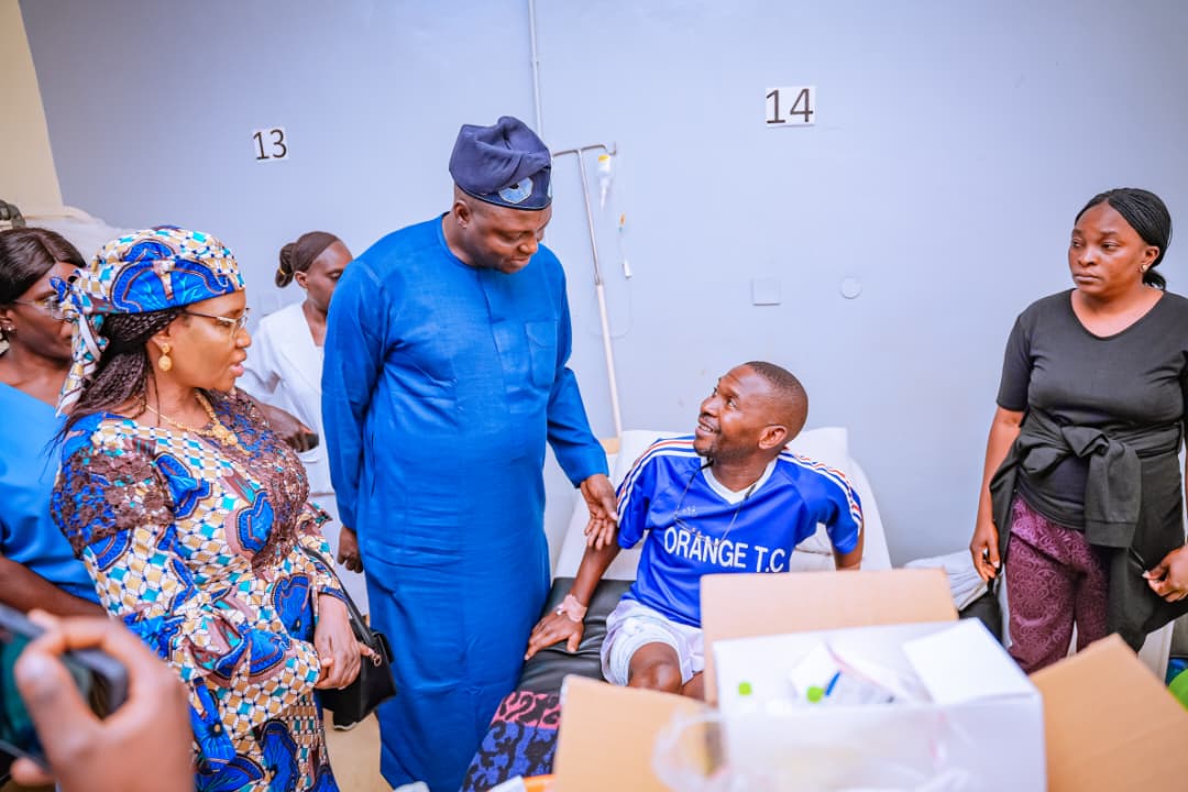 APC Chairman Prof. <a href="/nentawe1/">Nentawe G. Yilwatda</a> visits Angwan Rukuba attack victims in Jos, donates N15m to support treatment &amp; commiserates with families of the deceased. He emphasizes FG's commitment to protecting lives &amp; ending violence in Plateau State 💔 #PlateauState #PeaceForTheWorld