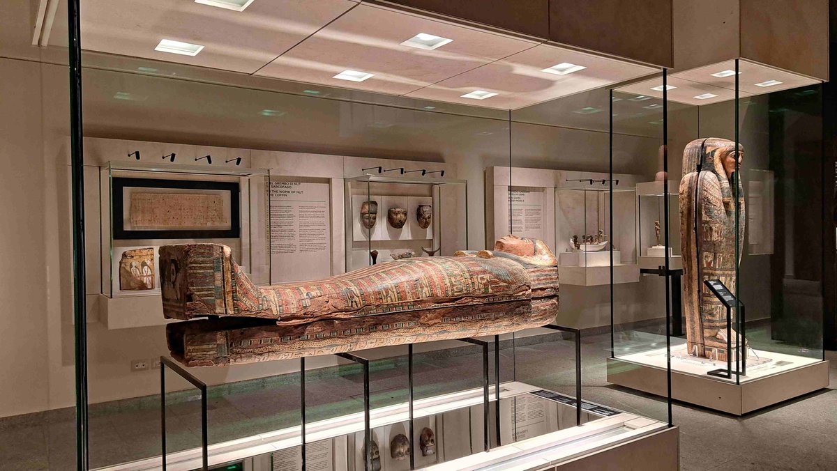 GoldenBackstage tweet media