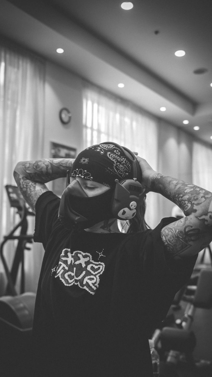 mililovsmiko🦂 tweet media