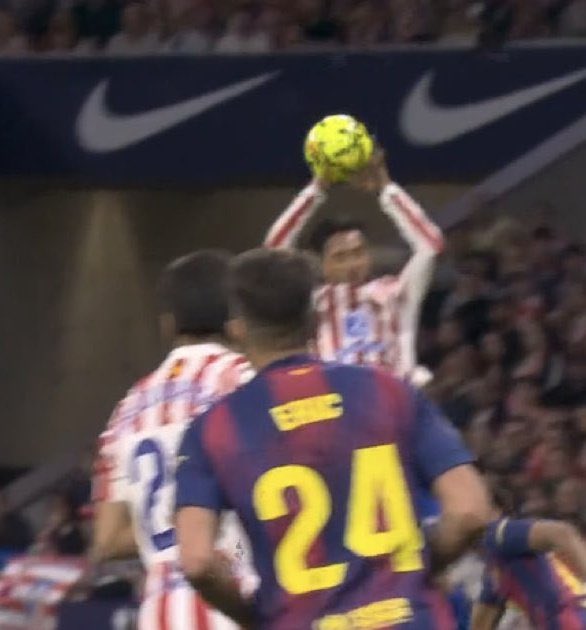 Aubamasqué 👽 tweet media