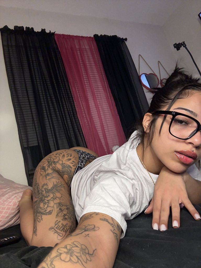 𝓝𝓲𝓷𝓲🍭💗 tweet media