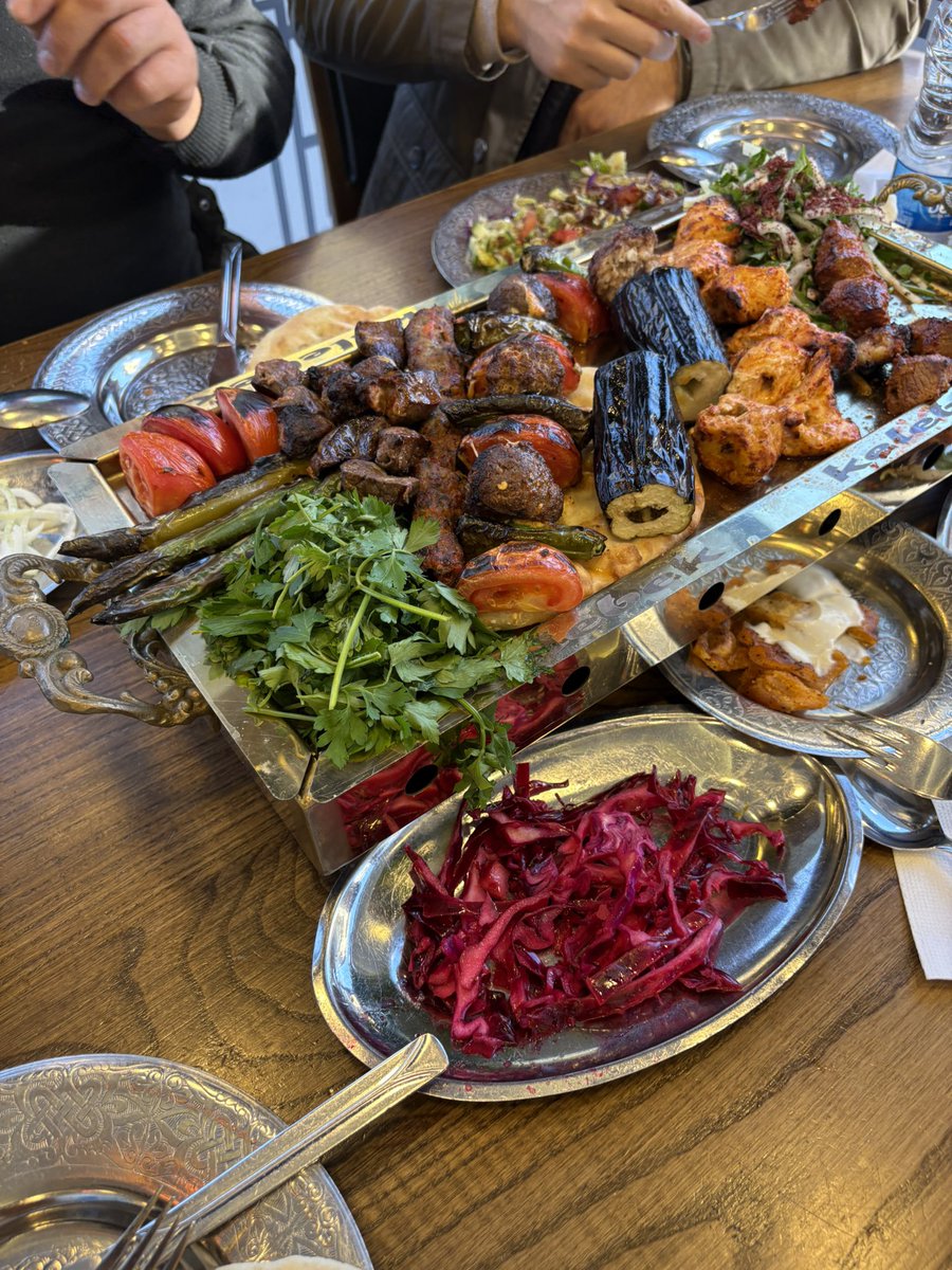 ayşe tweet media