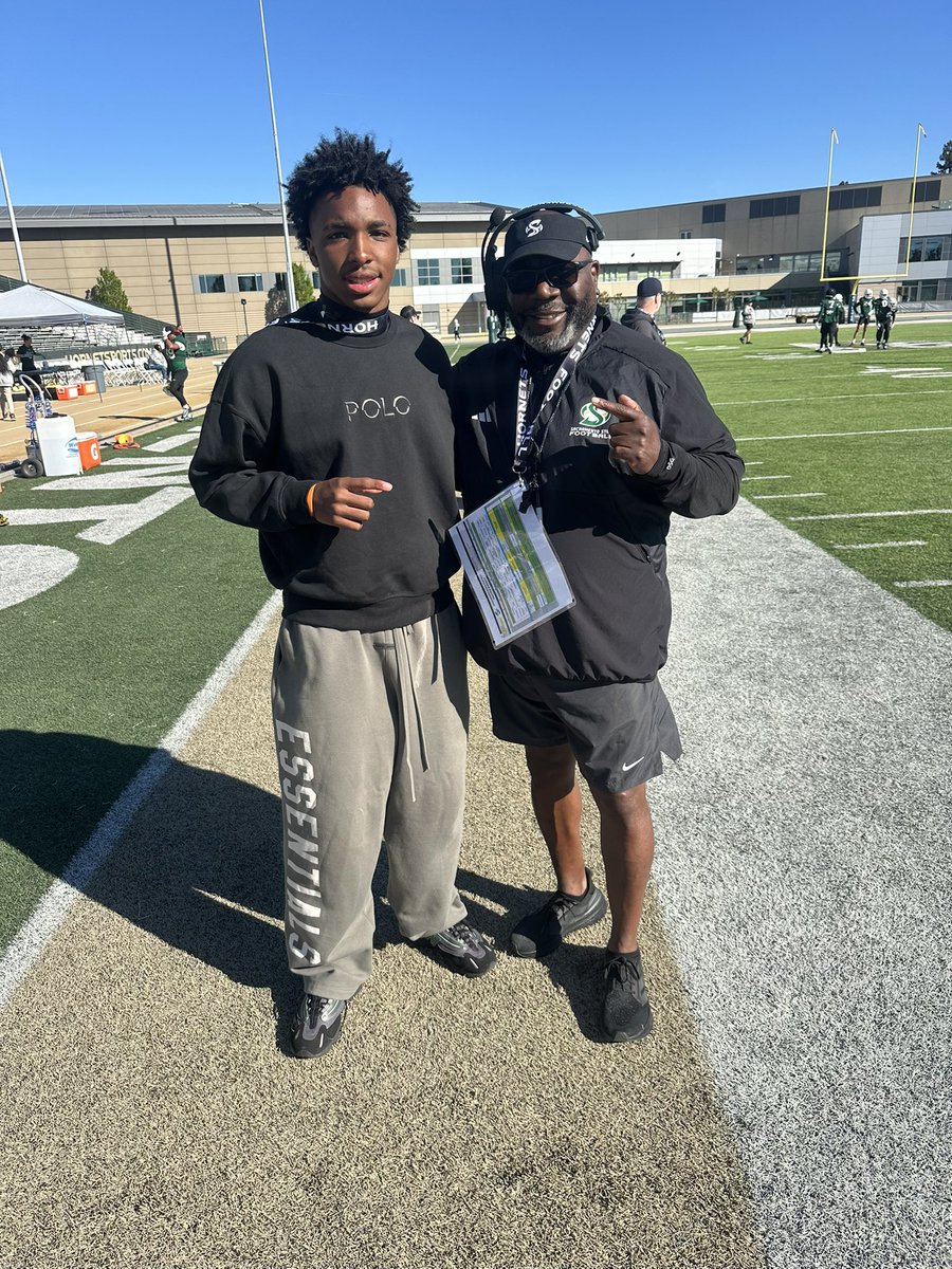 DavidGray1x's tweet photo. Had a great time at Sac State‼️ #gostingers💚
@RealCoachCarter @CoachMAustin @alecsimpson5 @BrandonHuffman @BlairAngulo https://t.co/jjX5uqB7iA