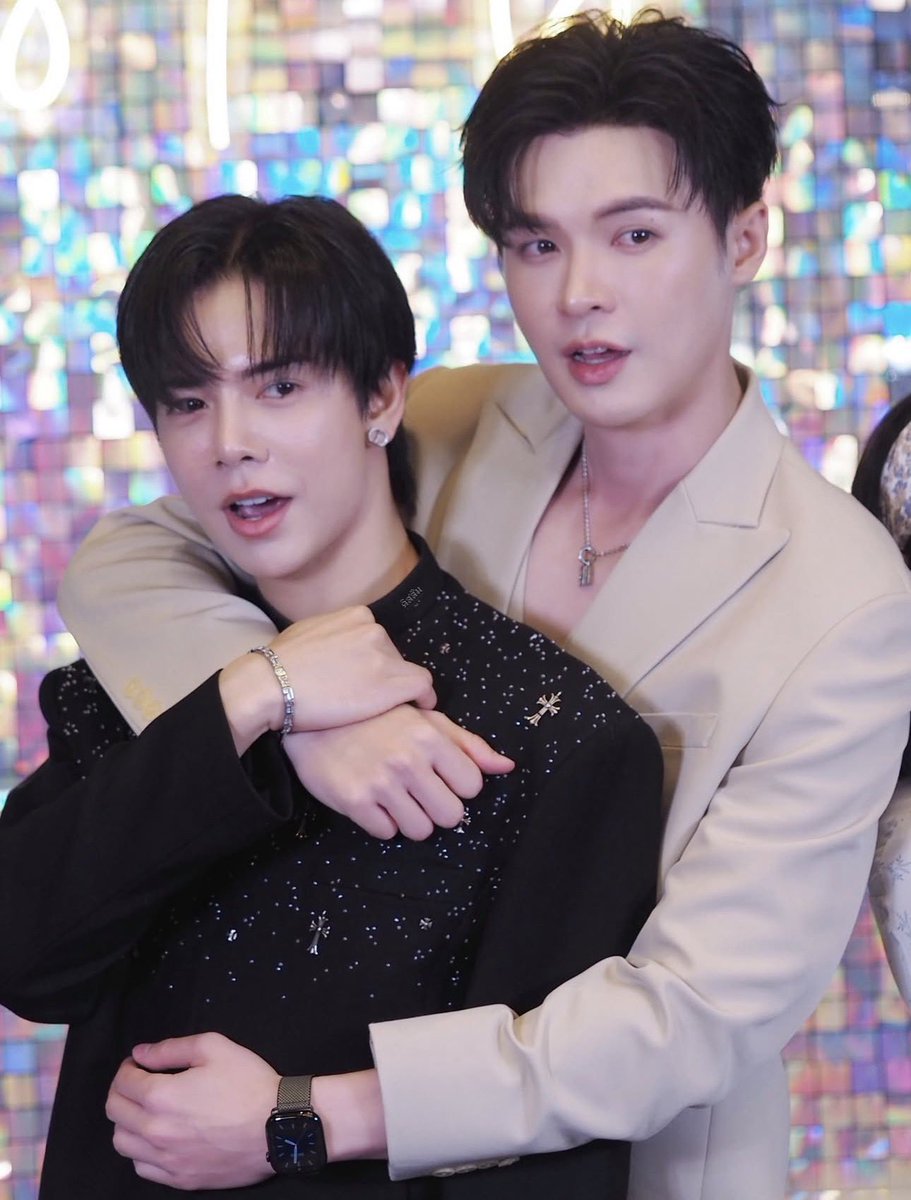 Btsssss_ tweet media