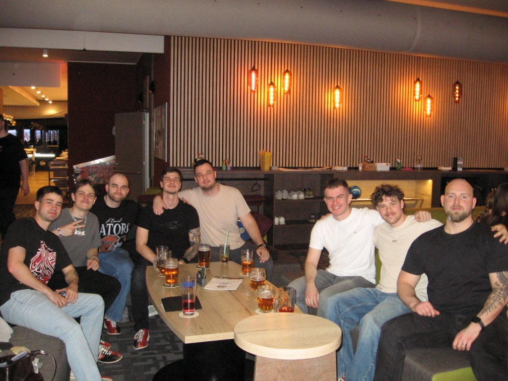 jony⚡️ tweet media