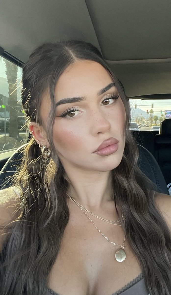 Gorgeous Femmes tweet media