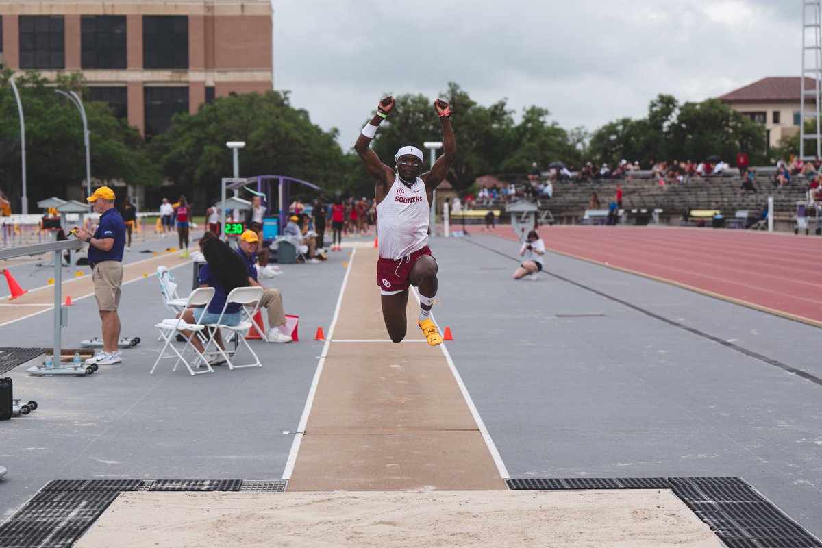Battle on the Bayou | men's triple jump ☝️

Awakhiwe Ndlovu turns in a 15.32m (50’3.25”) mark to place fifth!
