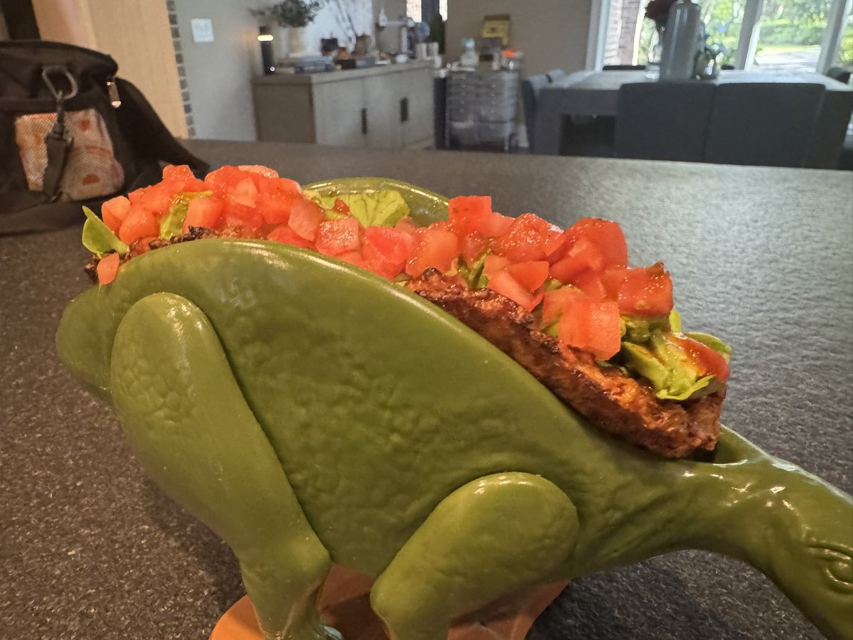 Gothalion tweet media