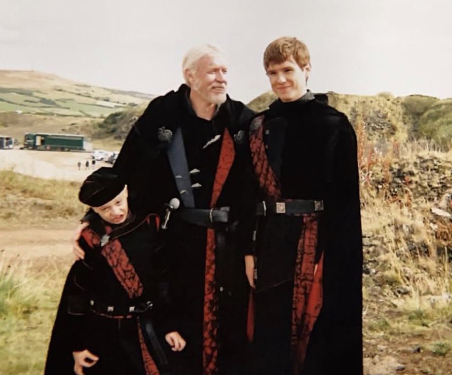 aki is mourning tweet media