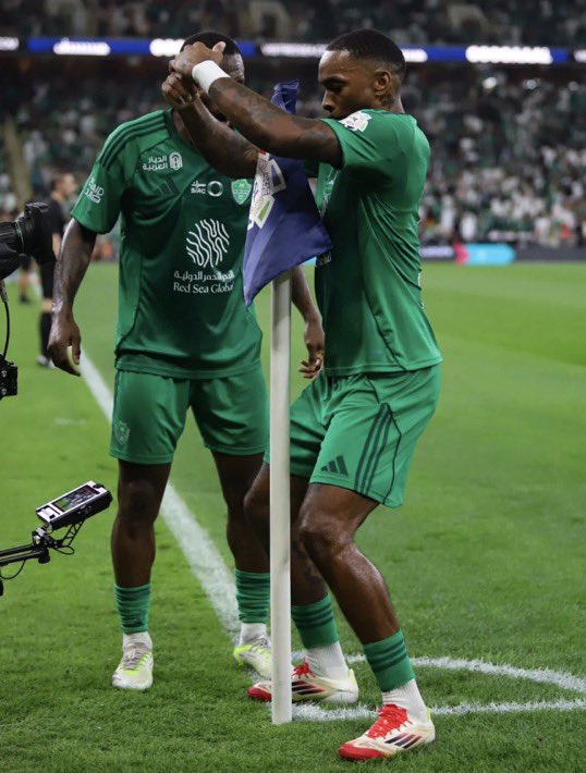 وسام tweet media