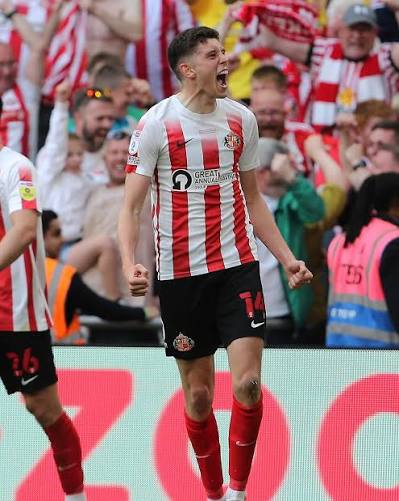 FULL-TIME FULL
Southampton 2–1 Arsenal
⚽ Ross Stewart (35’)
                              ⚽ Viktor Gyökeres (68’)
🔥 Shea Charles (85’)
------------------------------------
 Southampton strike late to secure a huge win despite Arsenal having more possession and chances.