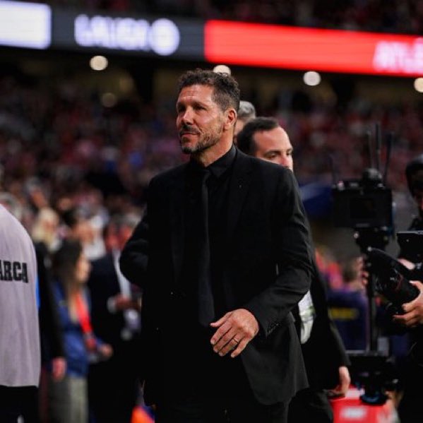 𝐍𝐚𝐮𝐭 tweet media