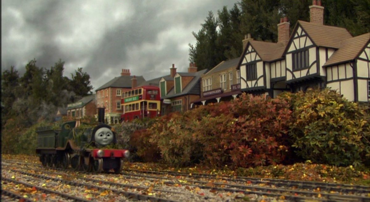 This is one of the best sets in the show, remove Emily and bulgy and it looks like an irl image