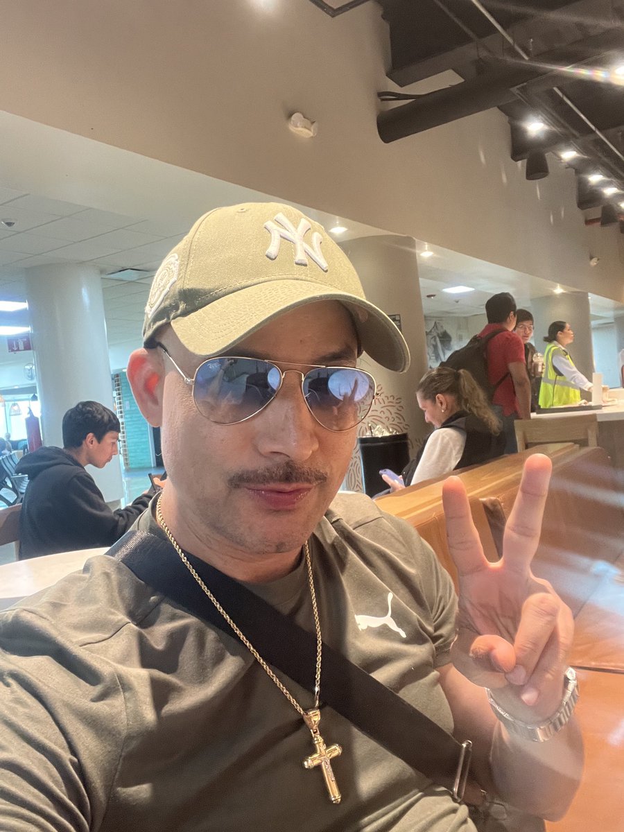 GermanMontero5's tweet photo. Aeropuerto de #Mazatlan .. vamos a #ZapotititlanDeMendez #Piebla https://t.co/Zo0iNvKvdS