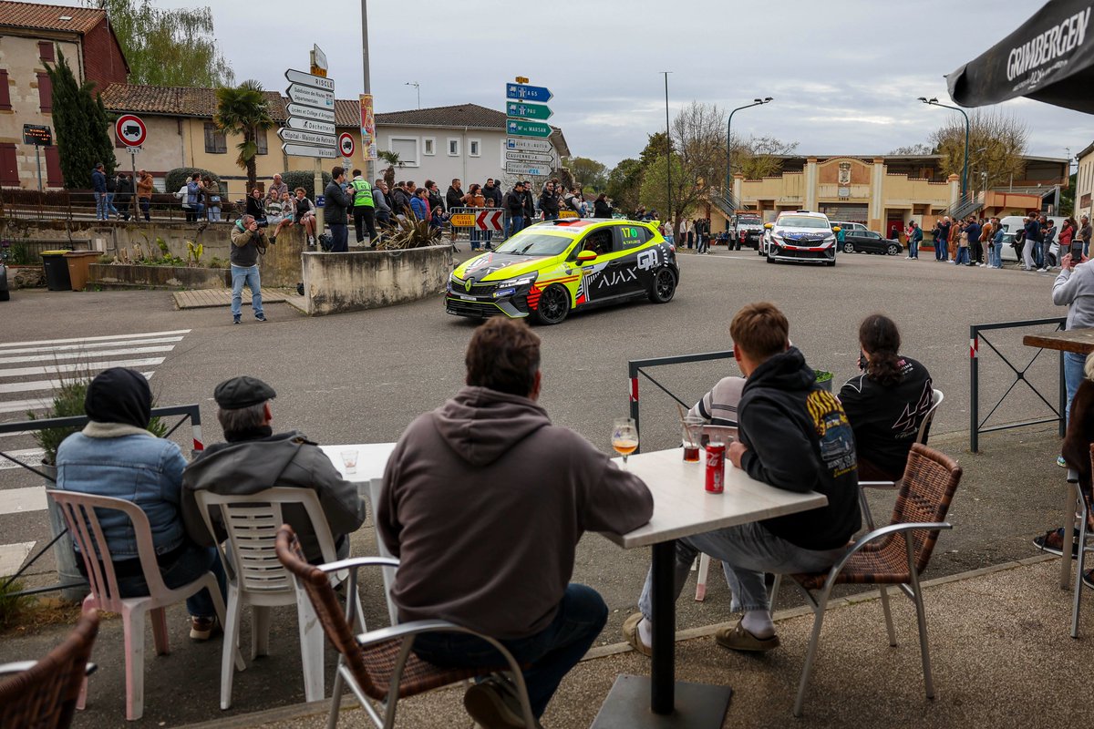 Renault Clio Series tweet media