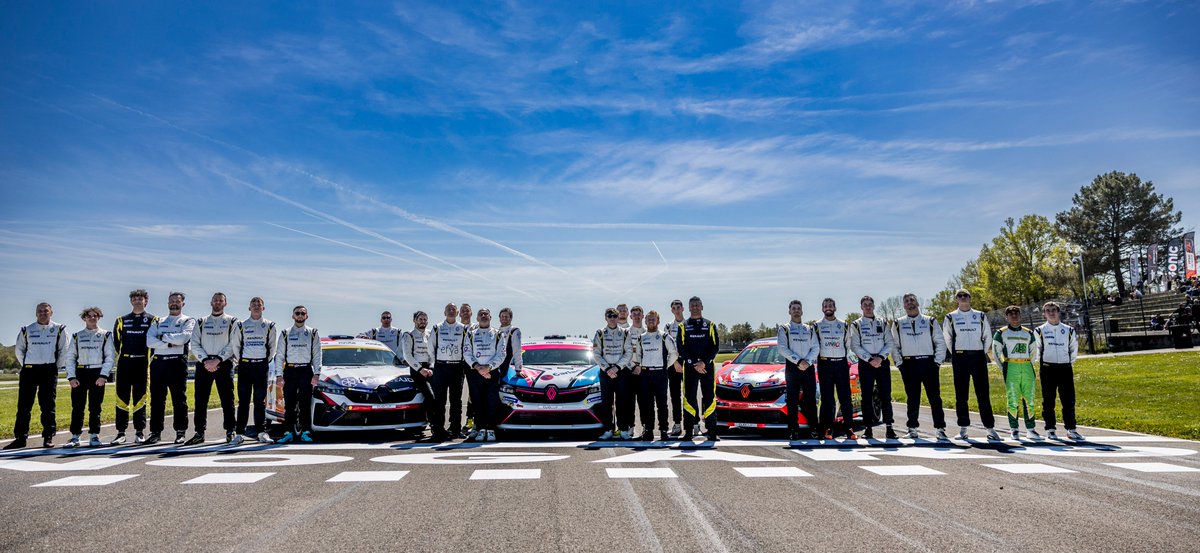 Renault Clio Series tweet media