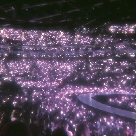 ali blaire. 𑣲 tweet media