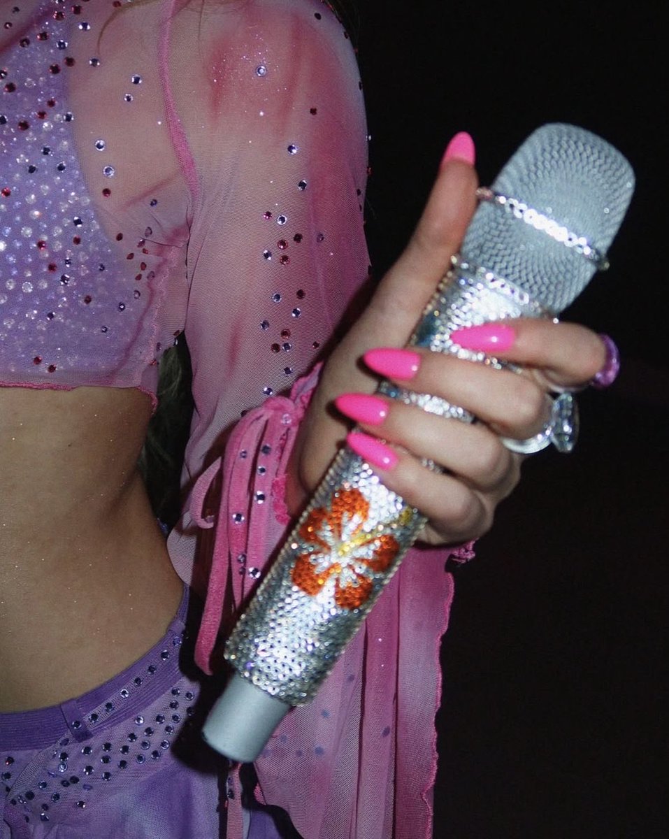 ali blaire. 𑣲 tweet media