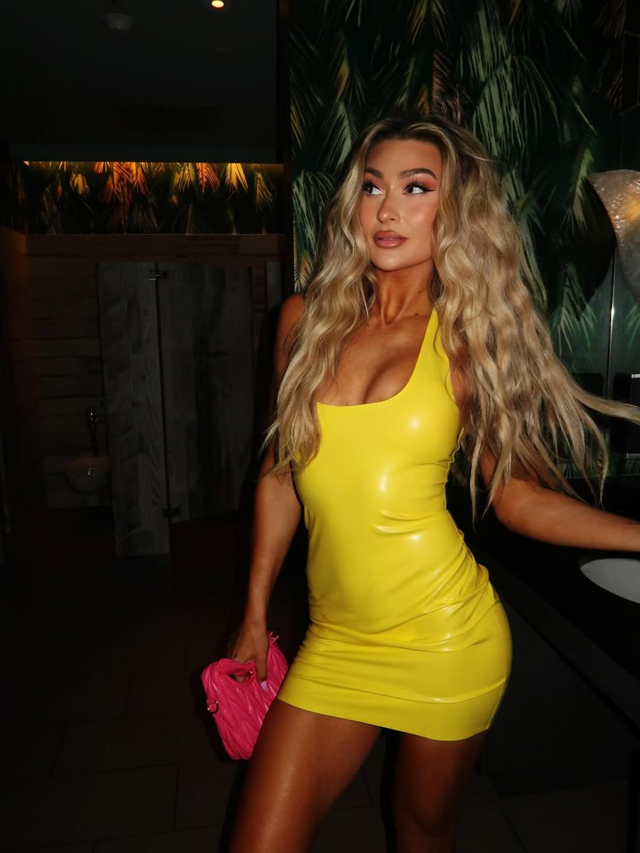 ava vanderbilt tweet media