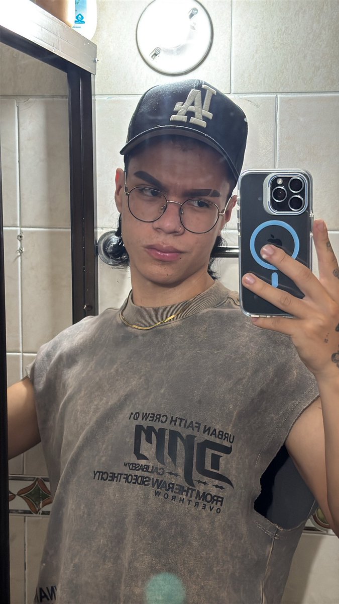 IKev15I's tweet photo. 🫥

#gay #gaymedellin https://t.co/p5gDwghmCJ