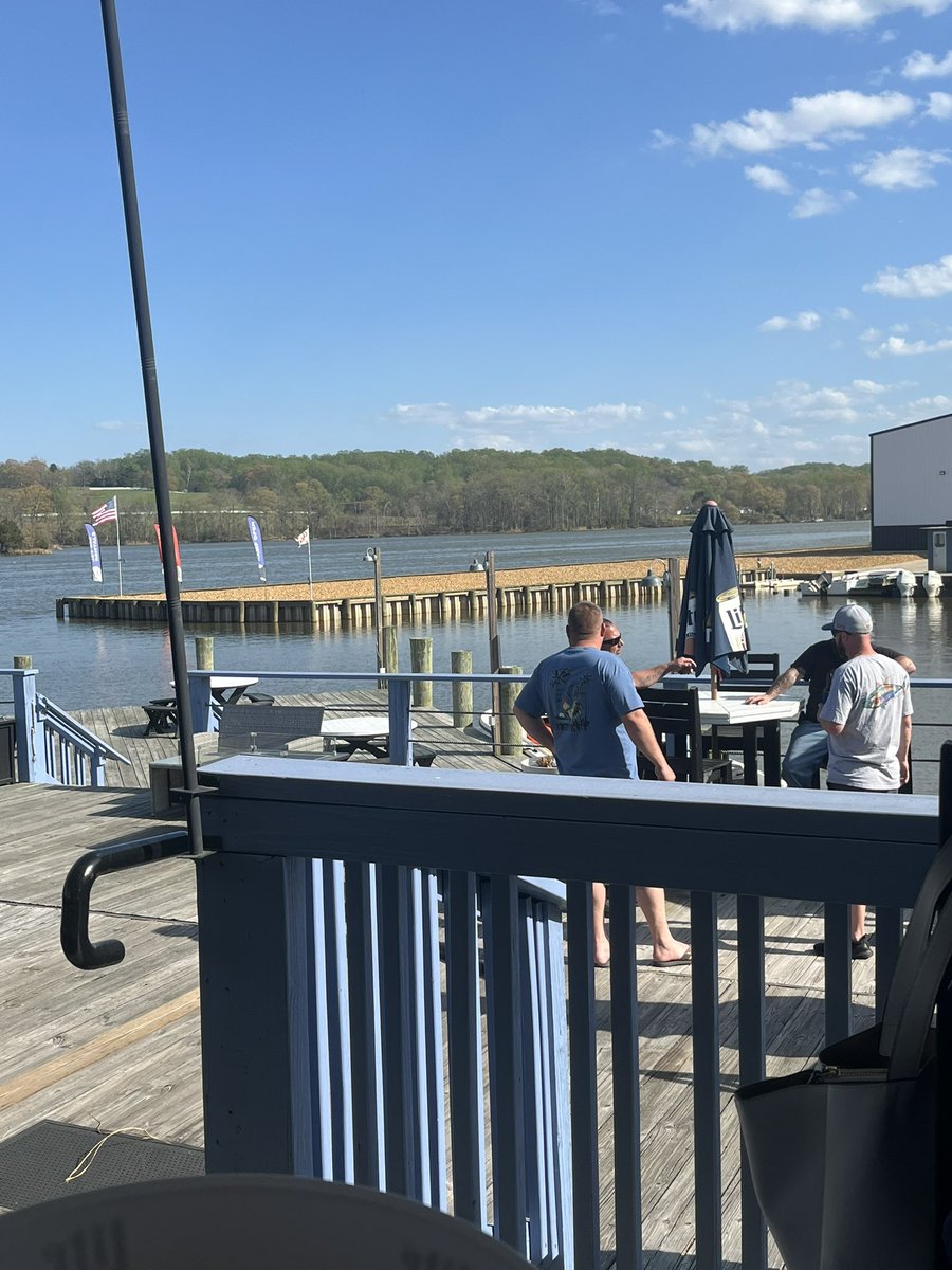 KelzHelzBelz tweet media